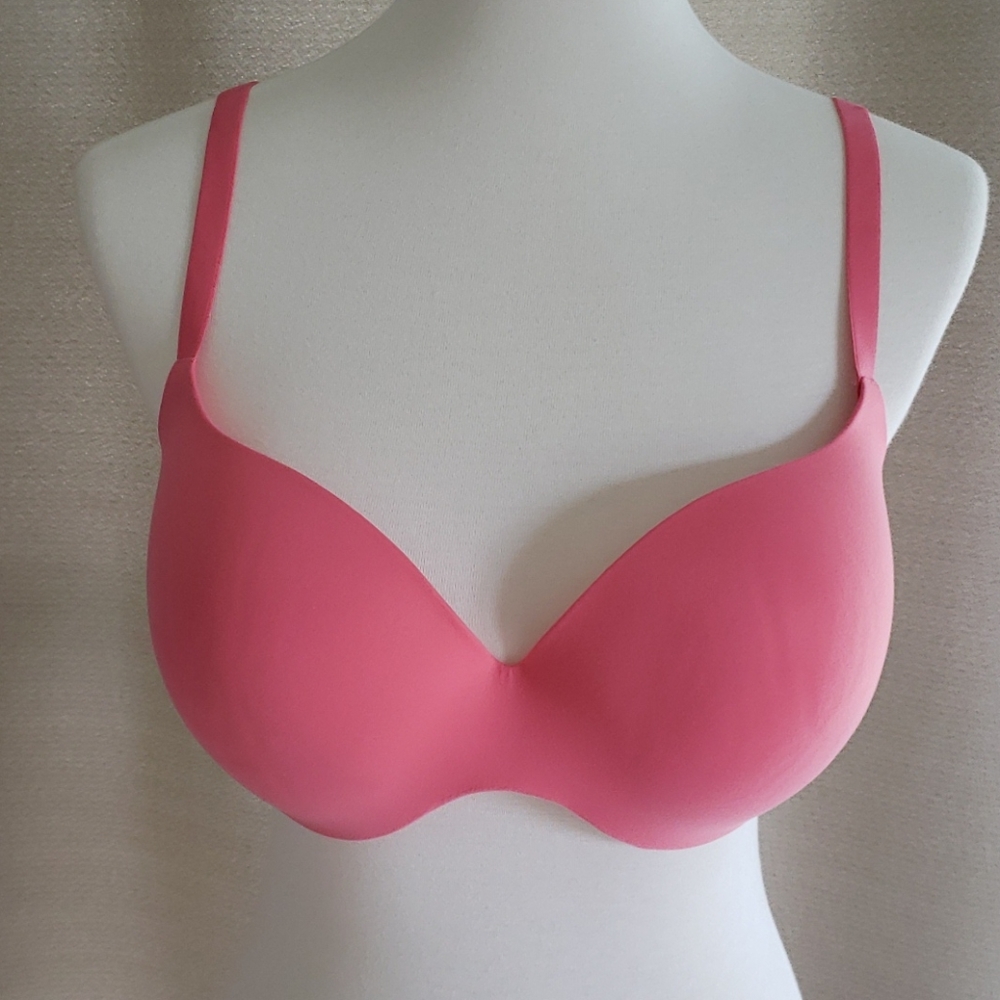 Victoria's Secret NWOT Incredible Bra